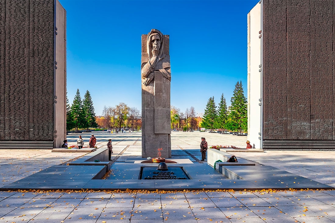https://back.b.devtwin.multikey.studio/media/place/-monument-of-glory.jpg