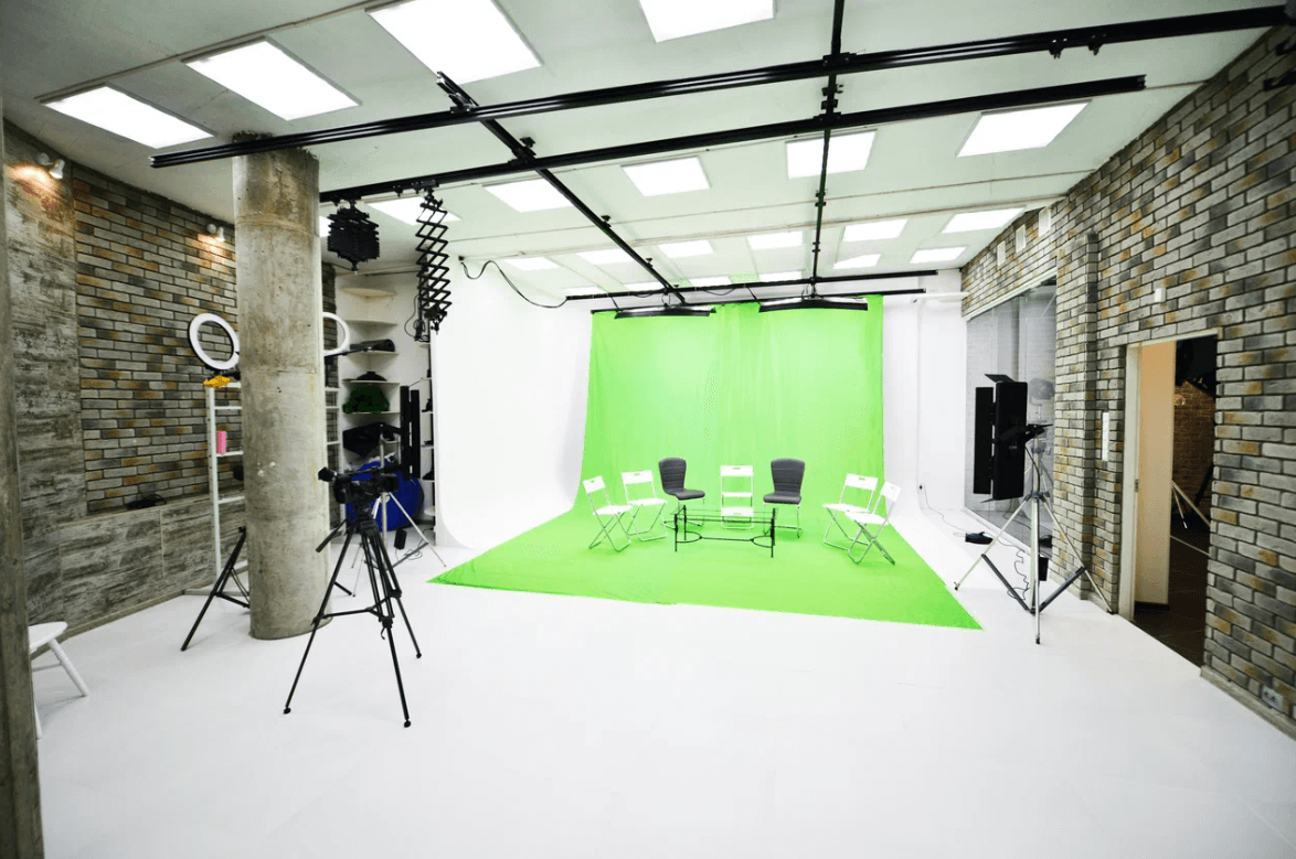 https://back.b.devtwin.multikey.studio/media/place/none-Screenshot_4_wf41iZd.png