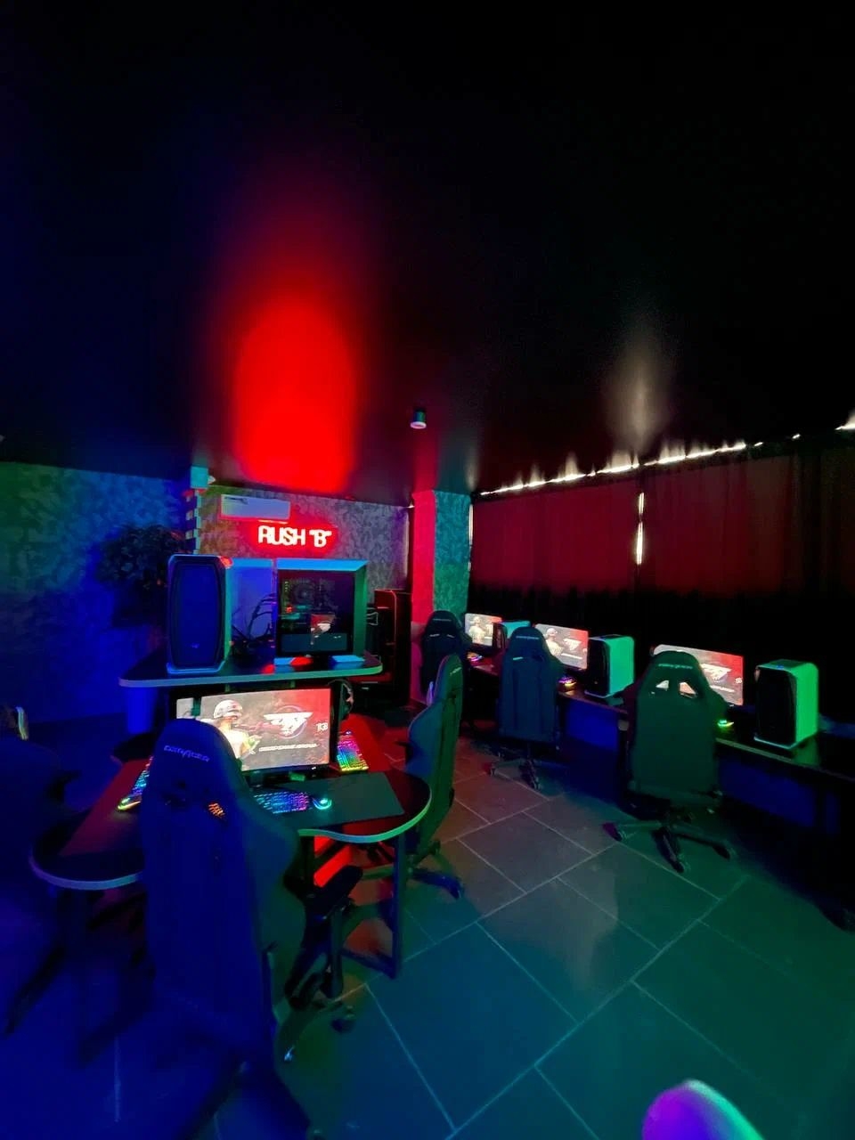 https://back.b.devtwin.multikey.studio/media/place/none-XXXL_-_2024-05-28T181324.481.webp.jpeg