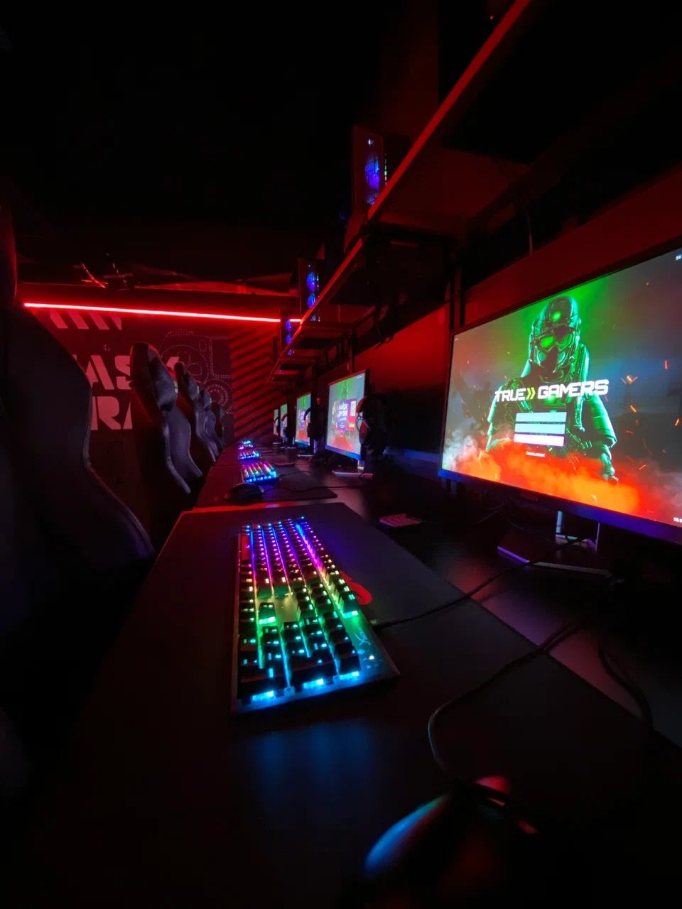 https://back.b.devtwin.multikey.studio/media/place/none-XXXL_2.webp_ZR4bGk0.jpeg