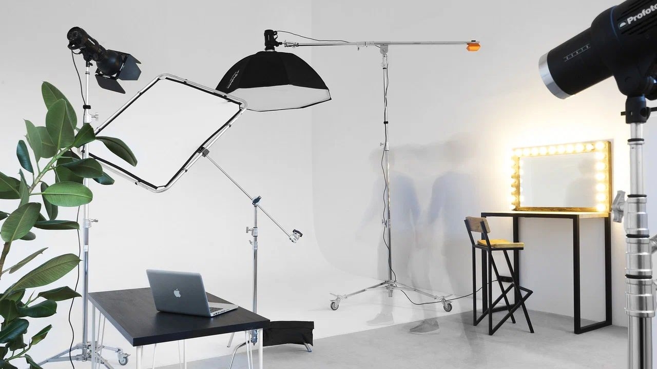 https://back.b.devtwin.multikey.studio/media/place/none-XXXL_2.webp_ht3v6R5.jpeg