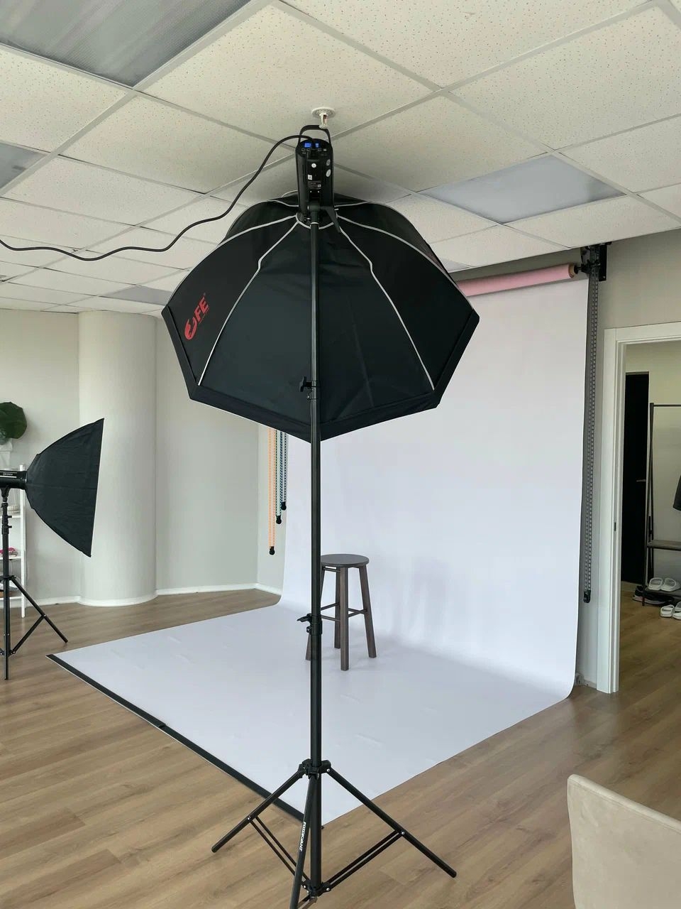 https://back.b.devtwin.multikey.studio/media/place/none-XXXL_5.webp_UvGPZpY.jpeg