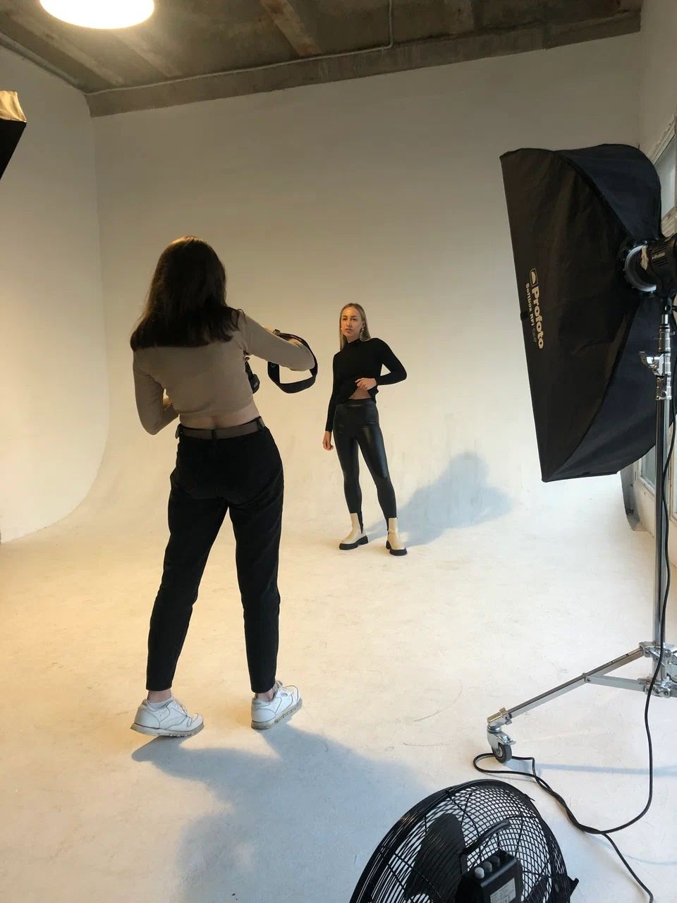 https://back.b.devtwin.multikey.studio/media/place/none-XXXL_7.webp_zcZFpdX.jpeg
