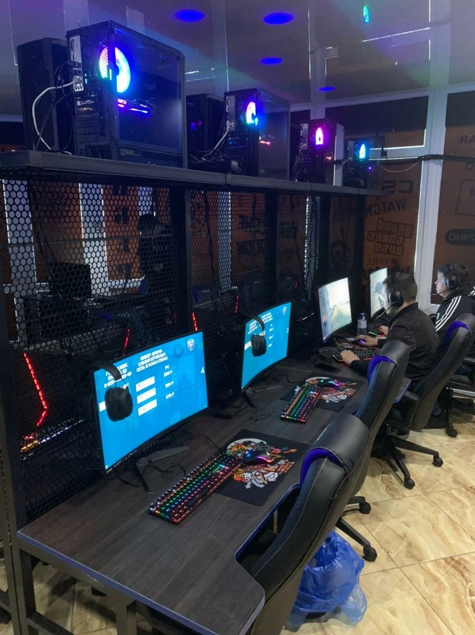 https://back.b.devtwin.multikey.studio/media/place/none-none-XXXL_84.webp_yoXGArM.jpeg