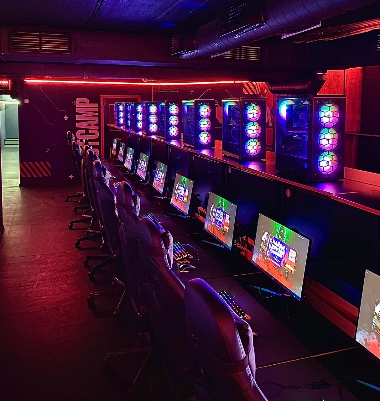 https://back.b.devtwin.multikey.studio/media/place/true-gamers-XXXL_4.webp.jpeg